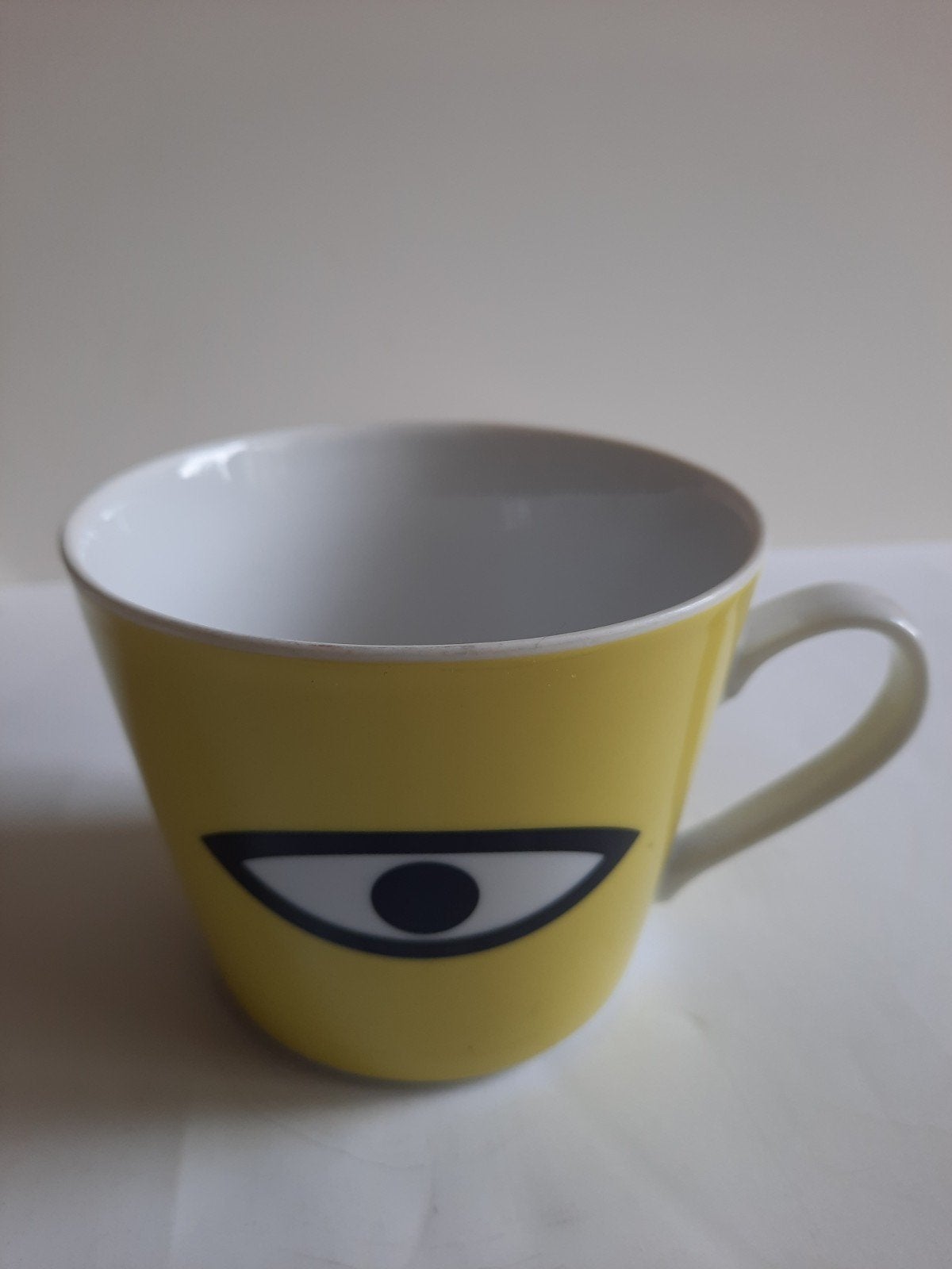 IKEA Glödande Mok Geel met Oog Design - Gebruikt, Gebruikt, Keramiek, IKEA, Modern