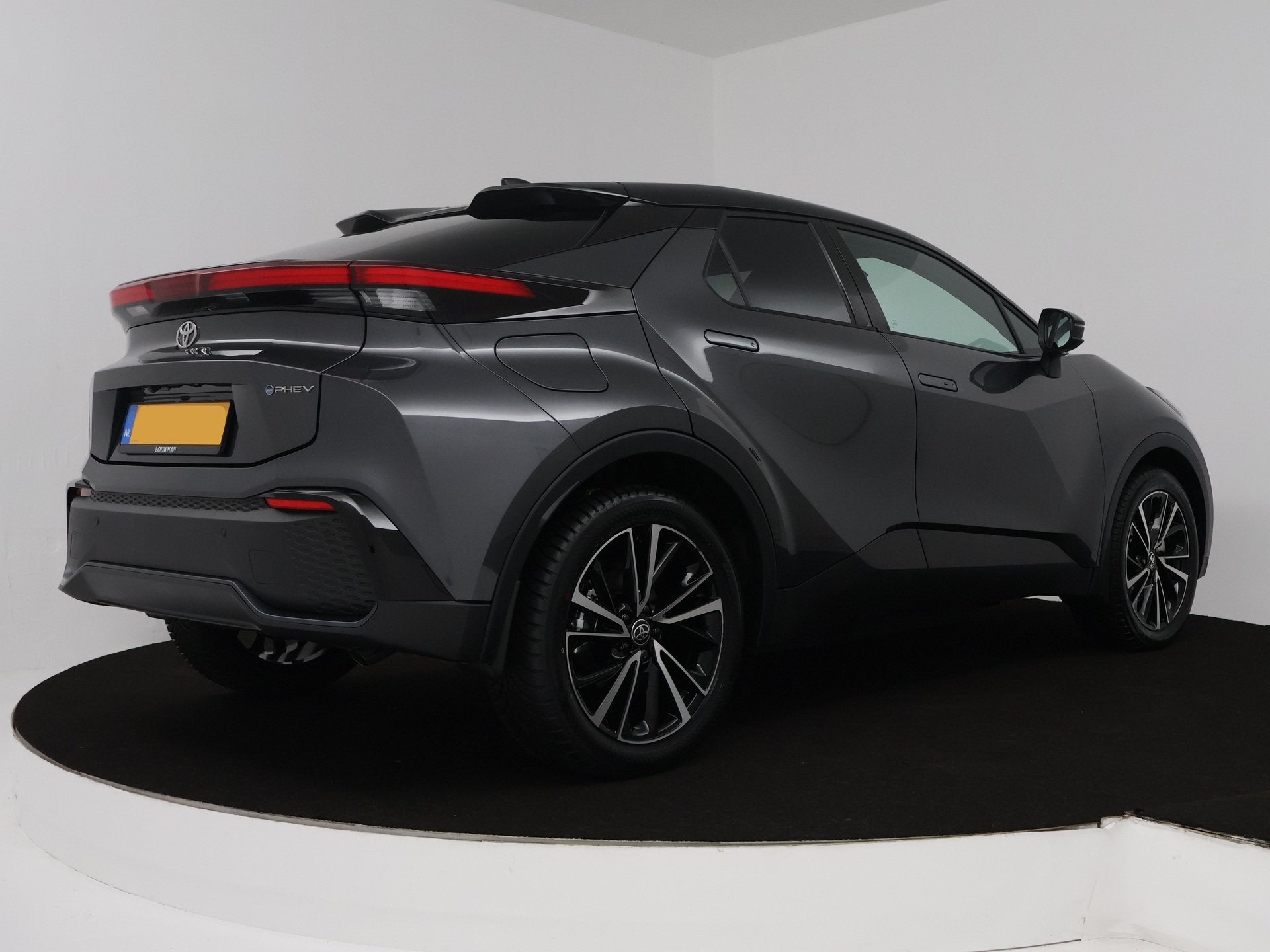 Toyota C-HR 2.0 Plug-in Hybrid 220 Executive *DEMO* | JBL ge, 725 kg, 4 cilinders, Leder en Stof, Bedrijf