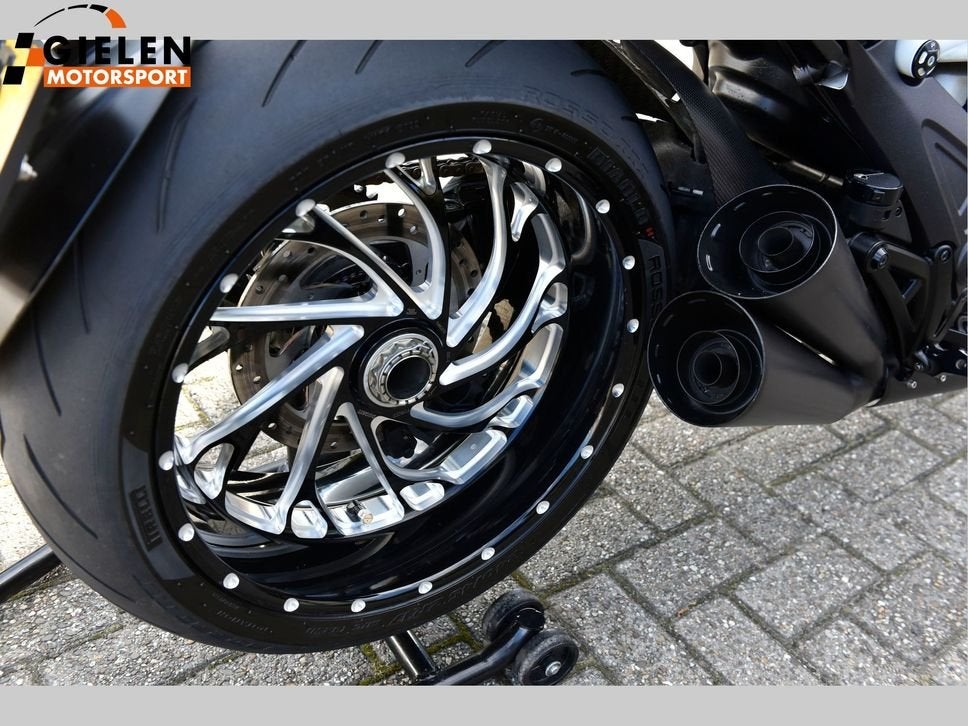 Ducati Diavel Special 2016, Motoren, Motoren | Ducati, 2 cilinders, 390, rue d' Estienne d'Orves 92701 COLOMBES CEDEX, FR, 1198 cc