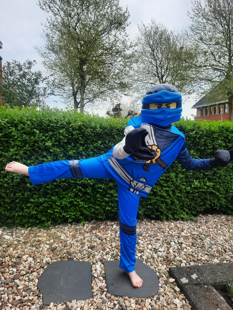Verkleedpak Lego Ninjago Jay, Kinderen en Baby's, Carnavalskleding en Verkleedspullen, Ophalen, Gebruikt, 134 t/m 140, Jongen of Meisje