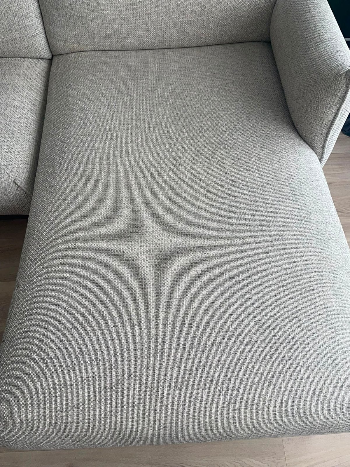 Te koop beige bank gemeleerd (stof) MOET WEG, Huis en Inrichting, Ophalen, Zo goed als nieuw, Vierpersoons of meer, Stof