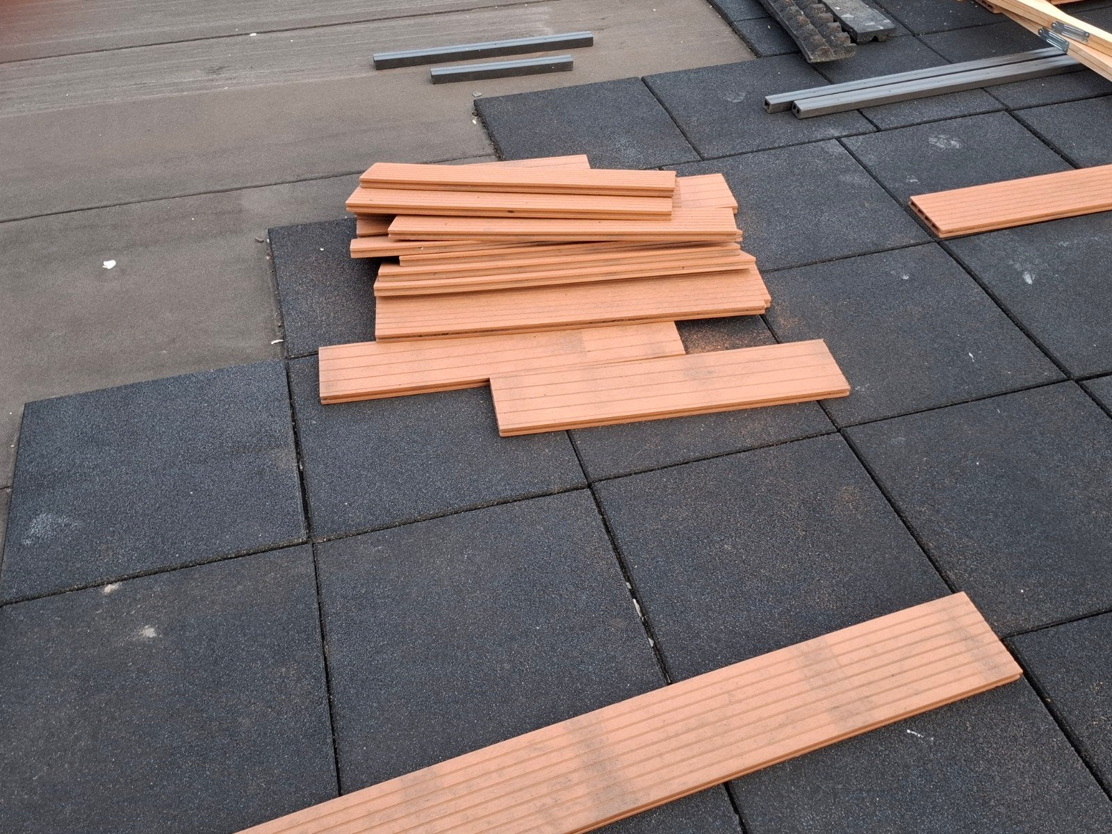 Composiet vloerplanken  met liggers en bevestigingen bevesti, Ophalen of Verzenden, Composiet