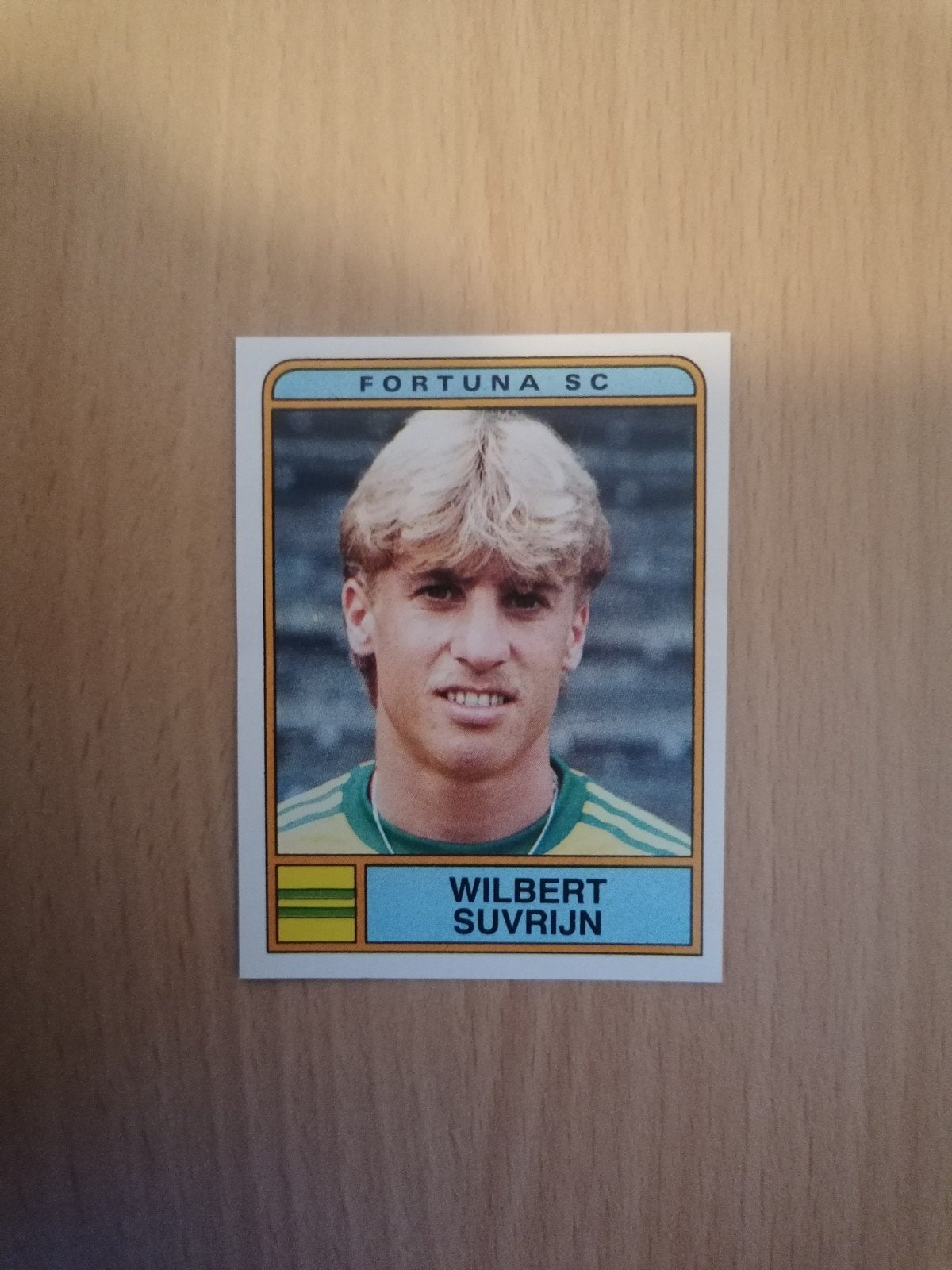Panini Voetbal 84 #117 Wilbert Suvrijn-Fortuna SC., Verzamelen, Ophalen of Verzenden, Zo goed als nieuw, Ajax, Poster, Plaatje of Sticker