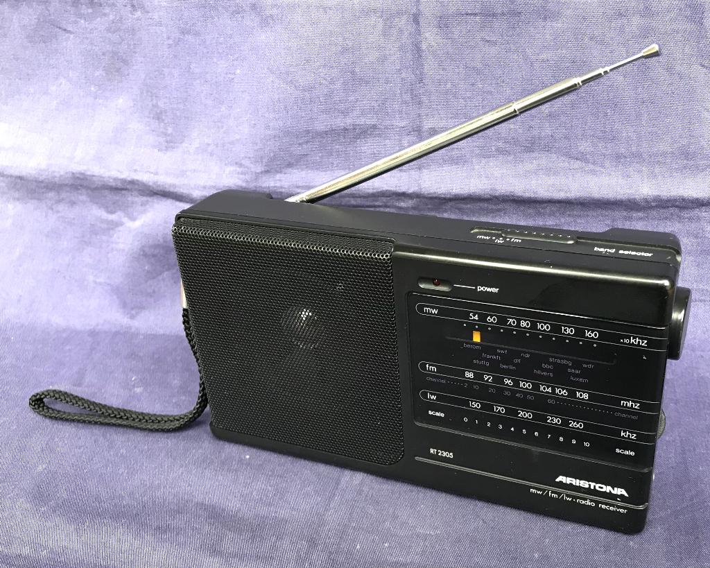 ARISTONA RT 2305 transistor radio ( 90’s), Ophalen of Verzenden, Gebruikt, Transistorradio