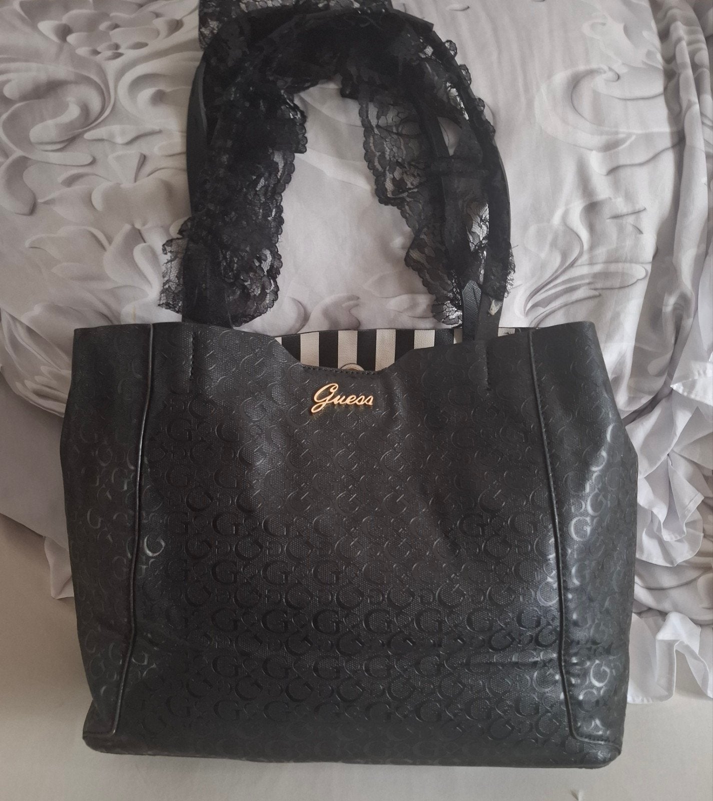 Guess zwarte tote bag met zwarte binnentas, zgan, Sieraden, Tassen en Uiterlijk, Tassen | Damestassen, Ophalen of Verzenden, Gebruikt