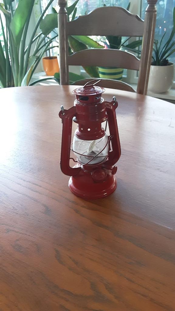 Rood lantaarntje - Decoratieve olielamp, Ophalen of Verzenden