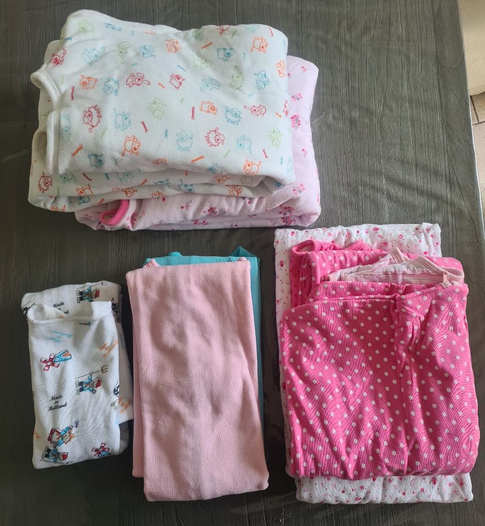2 dozen baby/jonge kind textiel en kleding, Kinderen en Baby's, Ophalen, Zo goed als nieuw