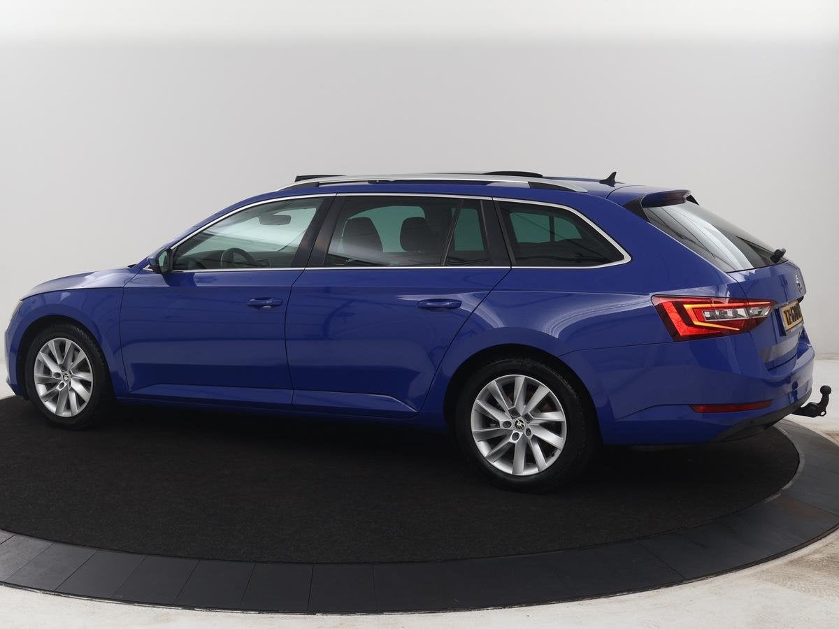 Skoda Superb Combi 1.5 TSI ACT Ambition Business | Panoramad, Voorwielaandrijving, 1374 kg, Stof, 4 cilinders