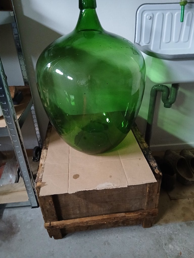 wijngistfles 60 liter groen, Ophalen, Zo goed als nieuw
