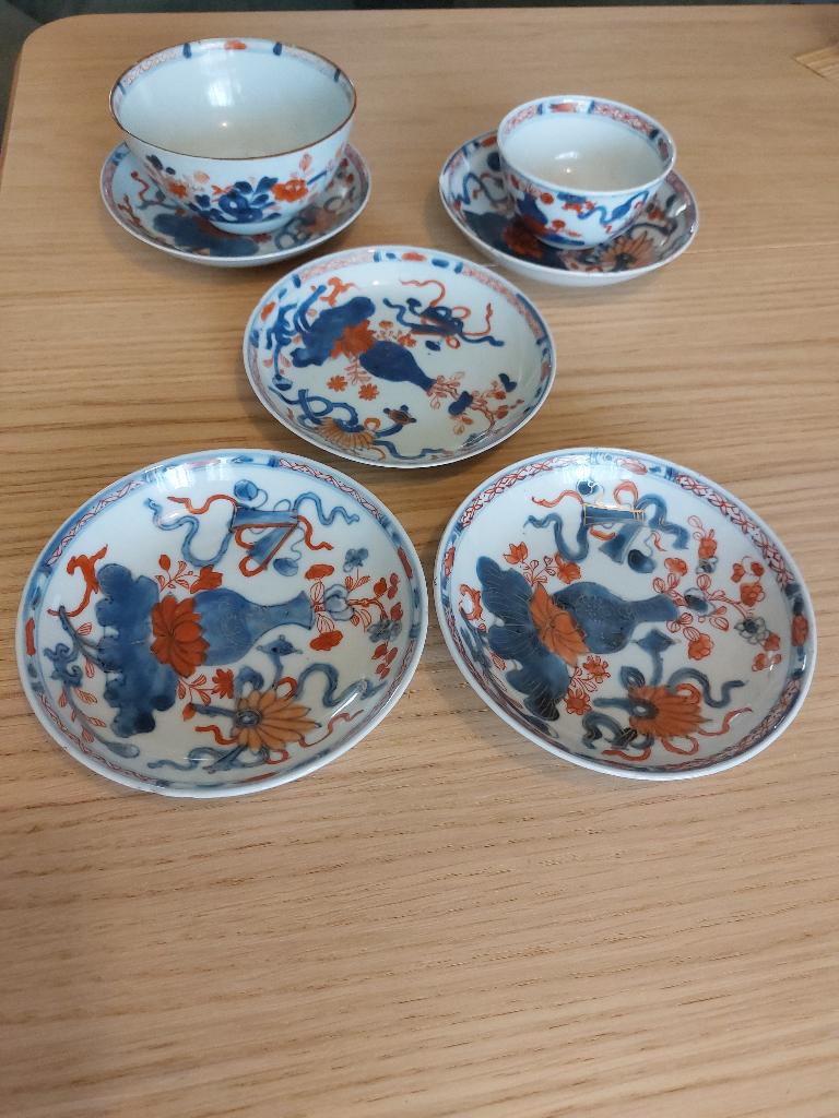 antiek Chinees Imari, 18e eeuw (Qing) 2 theekom,5 schotels, Ophalen of Verzenden, Gebruikt, Porselein, Kop en/of schotel