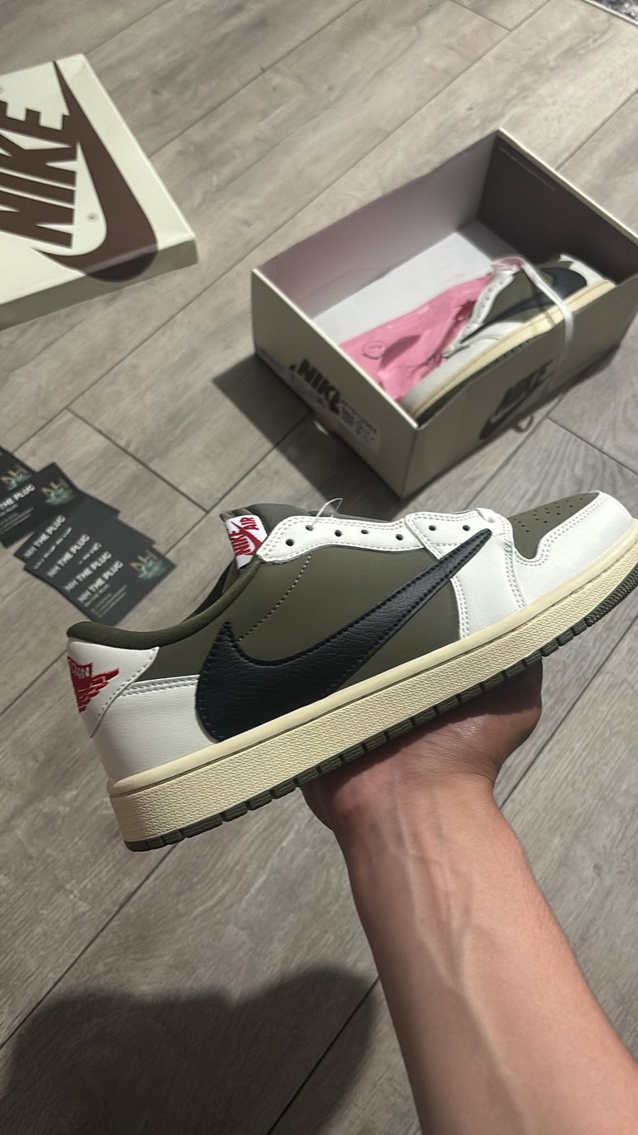 Travis scott  Olive green / olijf groen maat 43, Ophalen of Verzenden, Nieuw, Overige kleuren