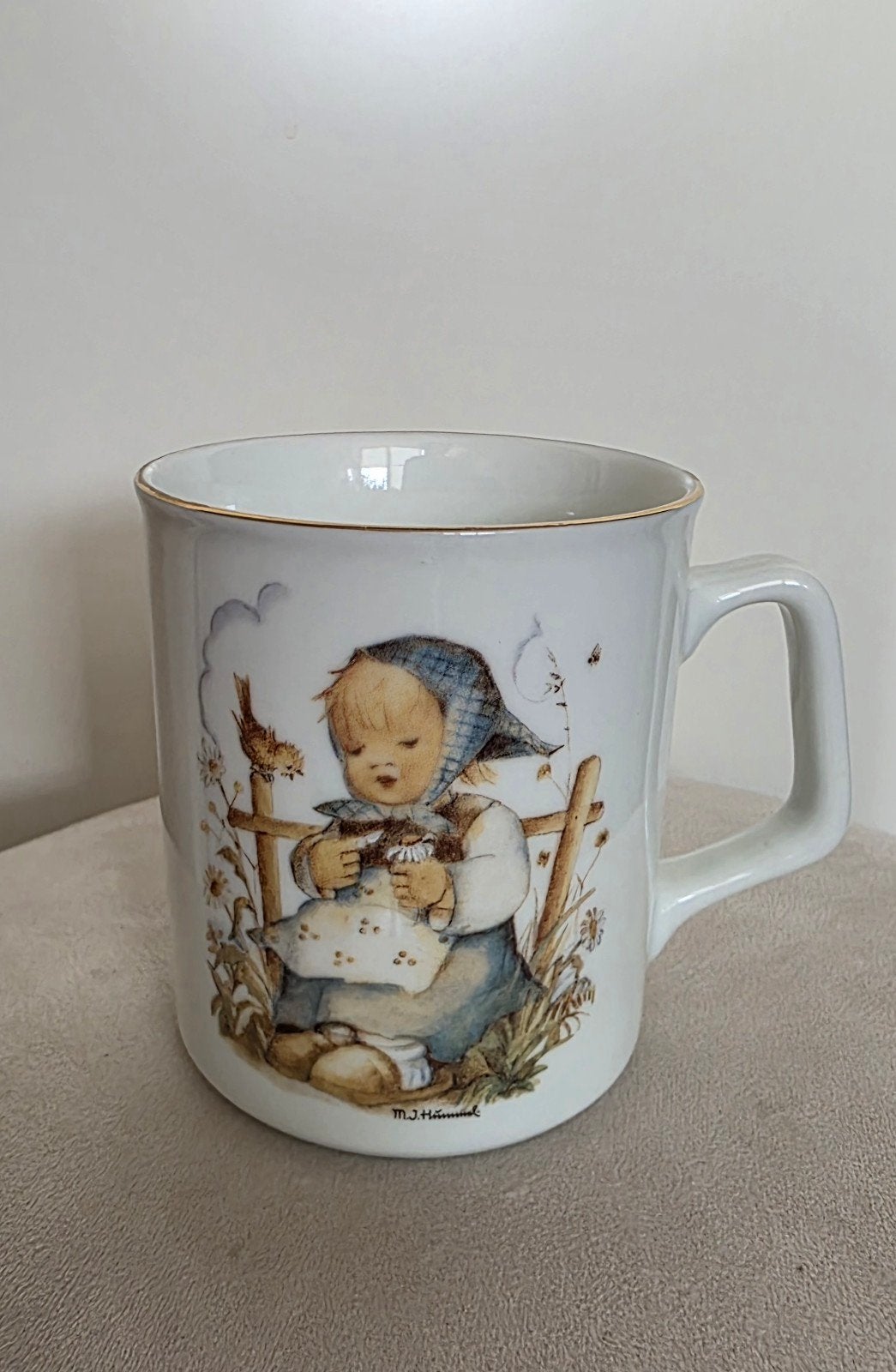 Lieve M.J. Hummel (Goebel) beker, Zo goed als nieuw, Overige stijlen, Porselein, Mok
