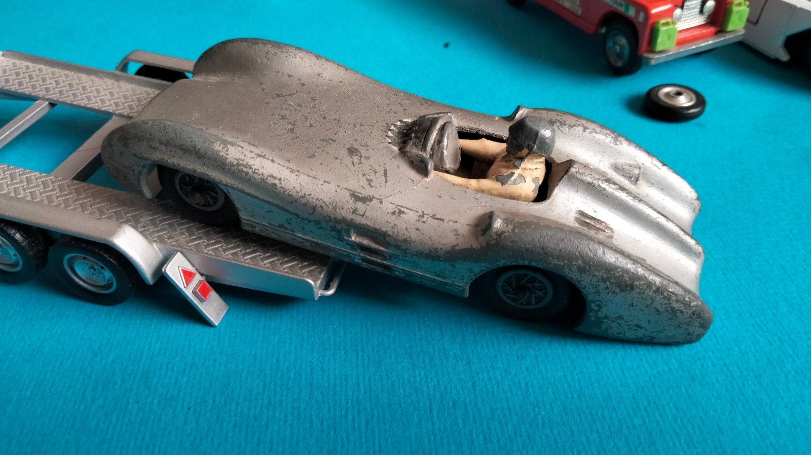 Crescent Toys Mercedes-Benz 2.5 Litre G/Prix, Ophalen of Verzenden, Gebruikt, Auto, Corgi