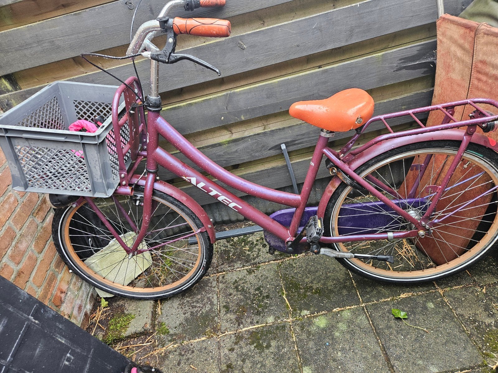 Meisjesfiets Altec, nog goed voor een 2e ronde, Ophalen, Gebruikt, Terugtraprem, 24 inch
