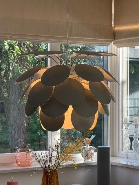 Foto 19 van Design Eetkamertafel COR Conic / Alvo stoelen en hanglamp