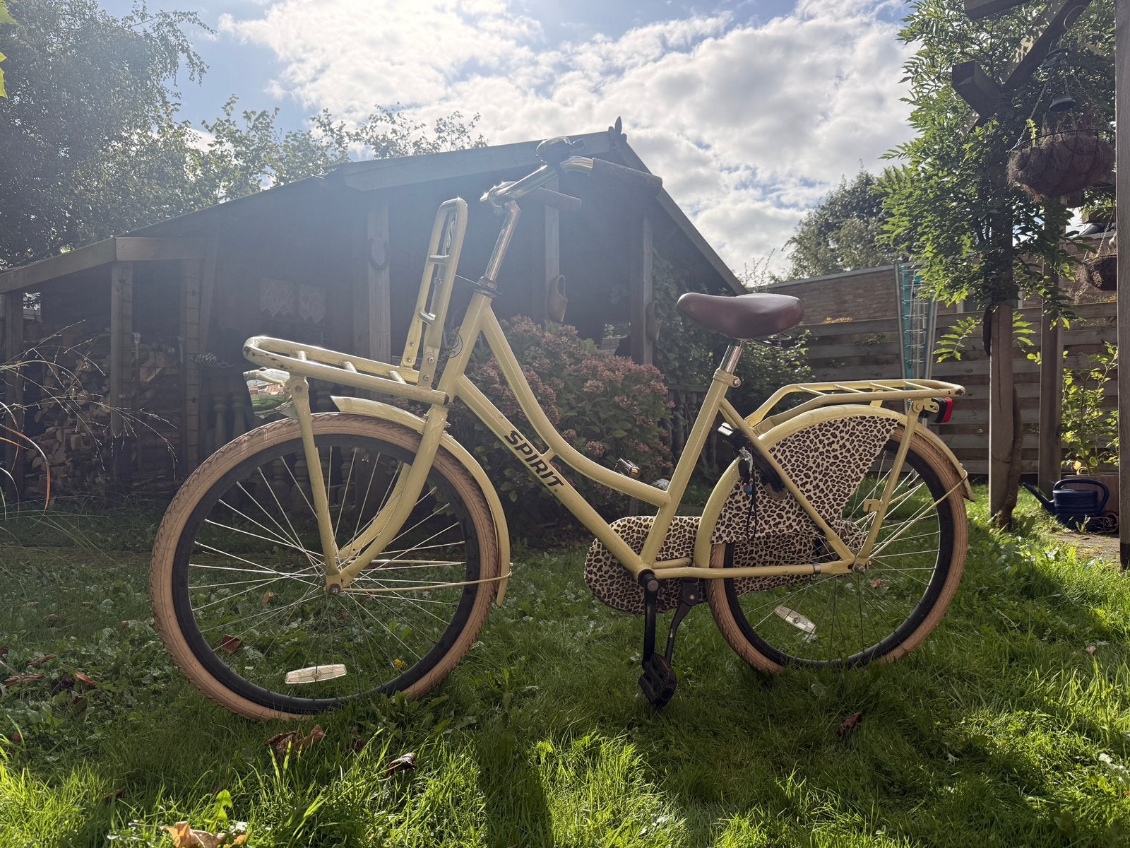 Spirit meisjesfiets 24 inch geel/panter in prima staat!, Ophalen, Gebruikt, Terugtraprem, 24 inch