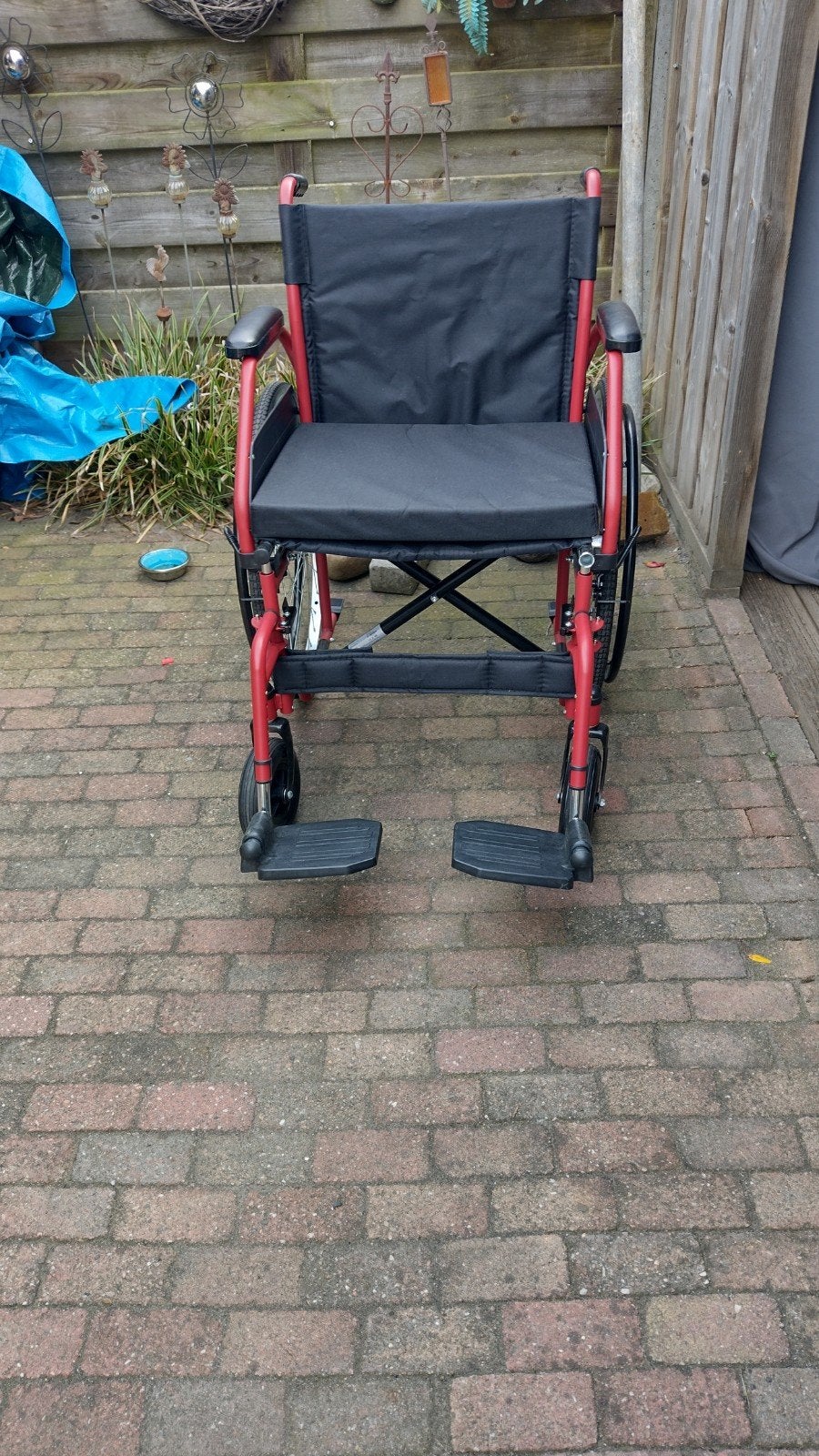 Rode rolstoel extra breed, Diversen, Rolstoelen, Ophalen, Inklapbaar, Zo goed als nieuw, Duwrolstoel