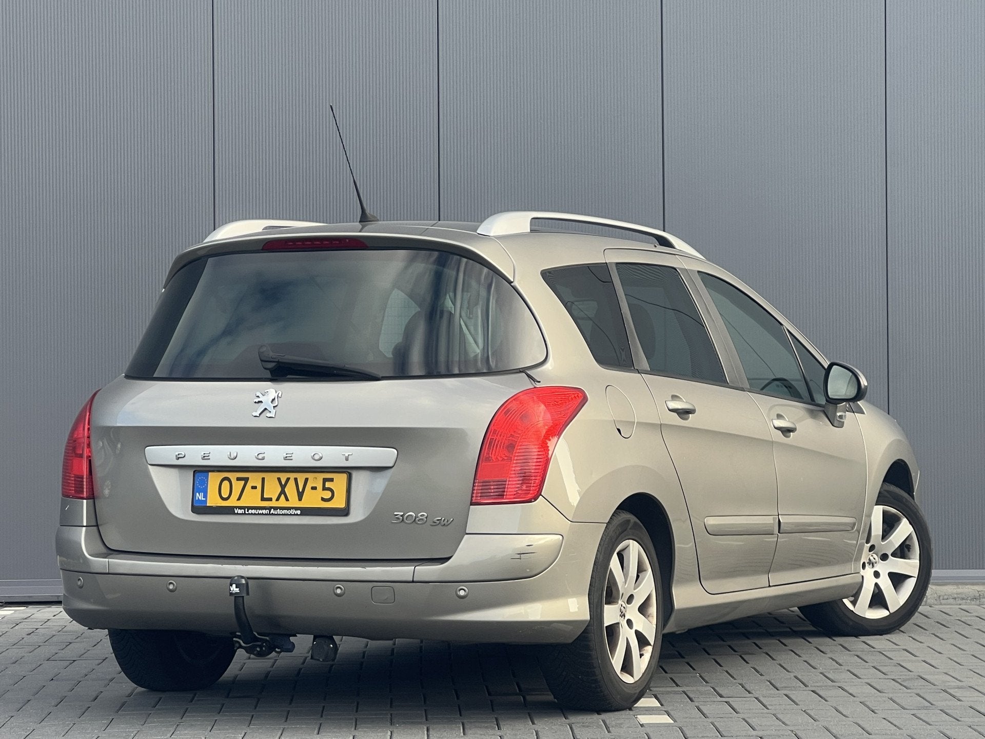 Peugeot 308 SW 1.6 THP Signature | RIJKLAAR | Trekhaak | Aut, Stof, Gebruikt, Met garantie (alle), 84 €/maand