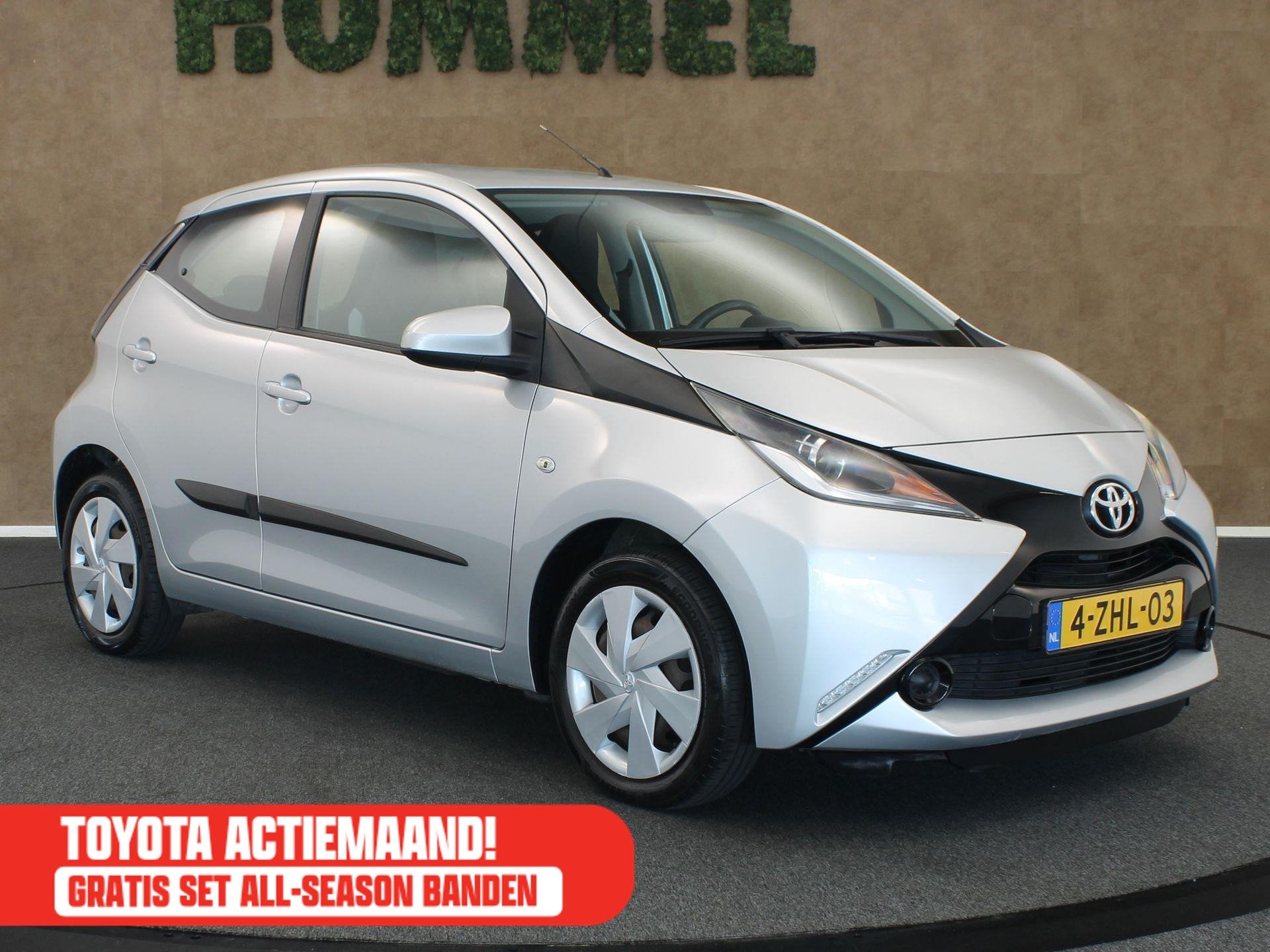 Toyota Aygo 1.0 VVT-i x-play - ORIGINEEL NEDERLANDSE AUTO -, Voorwielaandrijving, Stof, Gebruikt, 4 stoelen