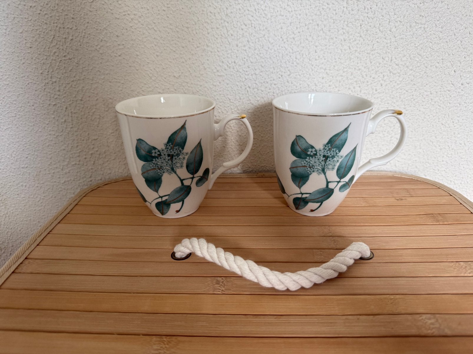 Mugs 2x, Ophalen, Zo goed als nieuw, Poppenhuis