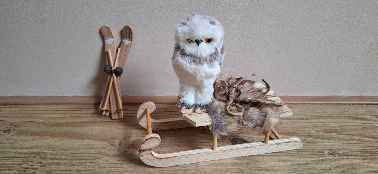 kerst - winter houten slee, houten ski's en uil, Ophalen, Zo goed als nieuw