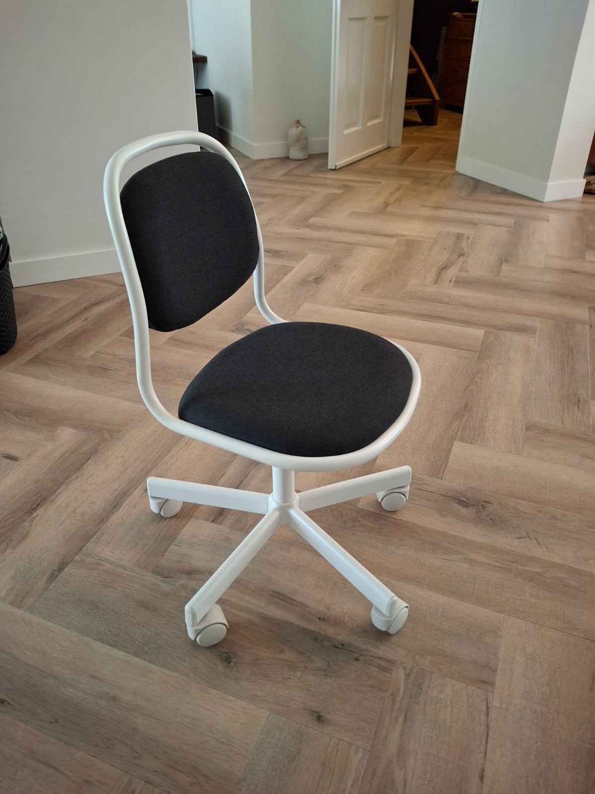 Bureaustoel kind Ikea, Ophalen, Zo goed als nieuw, Zwart, Bureaustoel