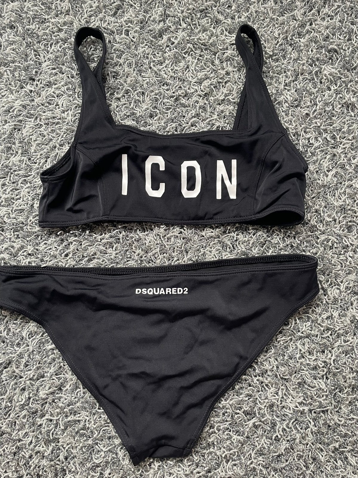 Dsquared2 bikini 12 jaar, Bikiniset, Meisje, Ophalen of Verzenden, Zo goed als nieuw