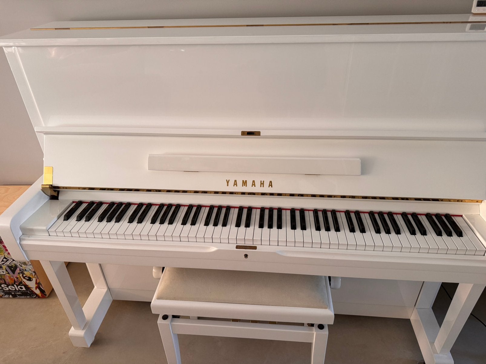 Yamaha U1H piano hoogglans wit, Ophalen, Zo goed als nieuw, Wit, Hoogglans