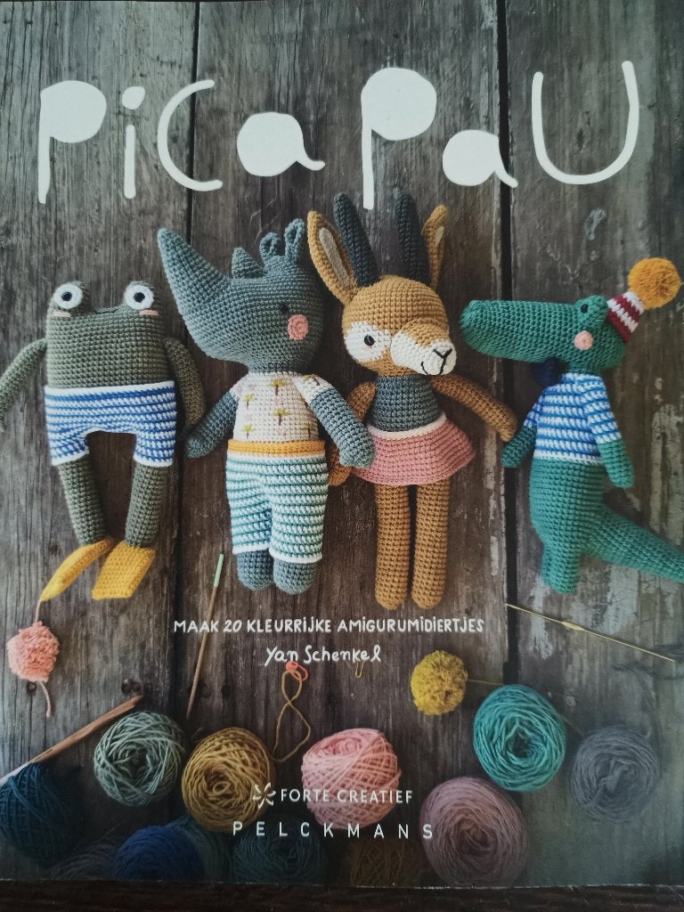 Pica pau haak 20  amigurumi diertjes  Yan Schenkel, Breien en Haken, Ophalen of Verzenden, Zo goed als nieuw, Yan Schenkel