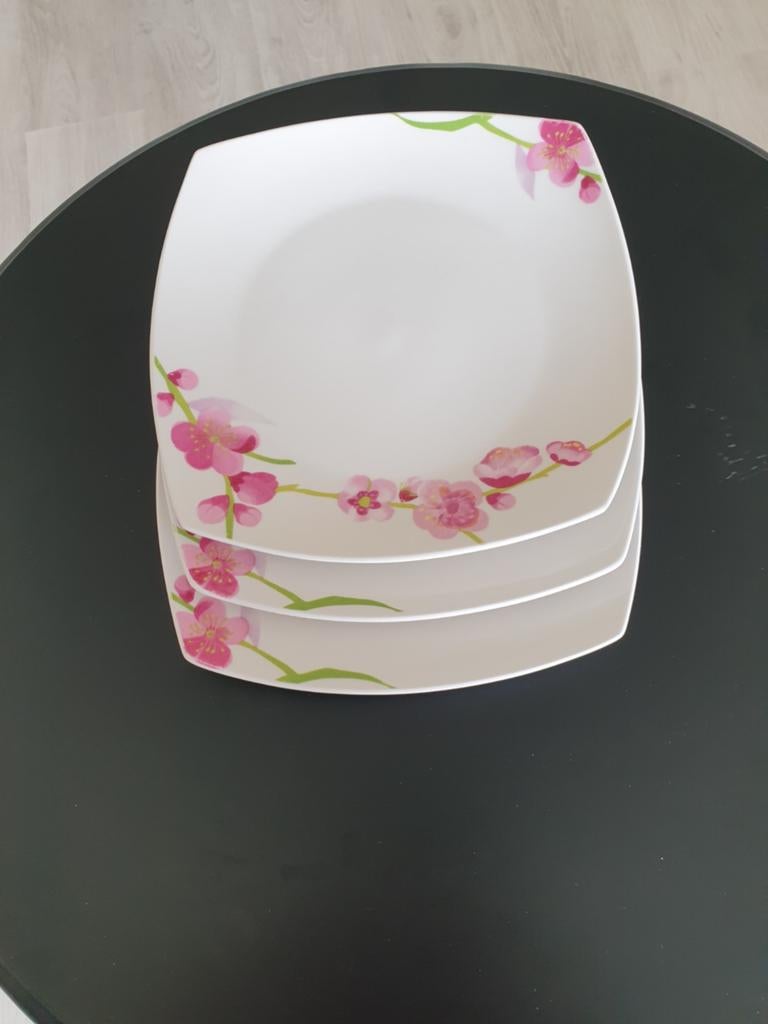 Luminarc vierkante borden met bloemmotief, Keramiek, Ophalen of Verzenden, Zo goed als nieuw, Bord(en)