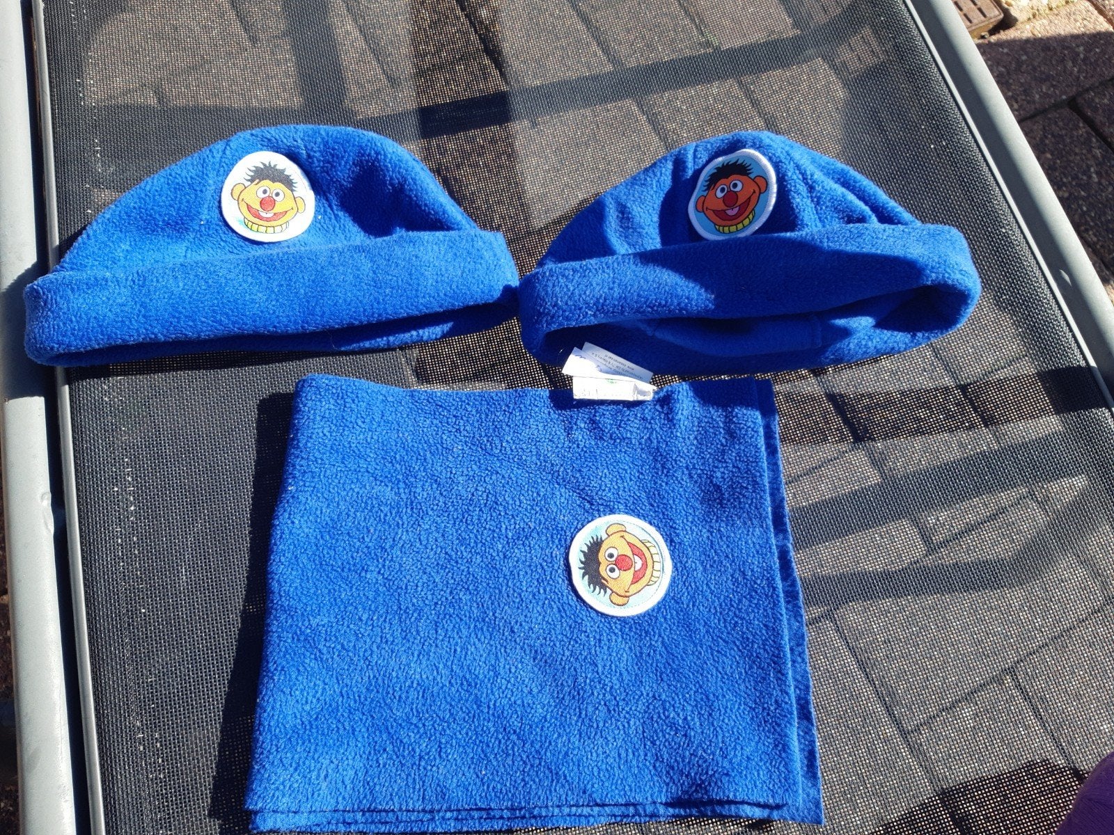 Blauwe muts (+ 1 gratis) + blauwe sjaal. Sesamtraat Ernie, Ophalen of Verzenden, Sesamstraat, Jongen of Meisje, Setje
