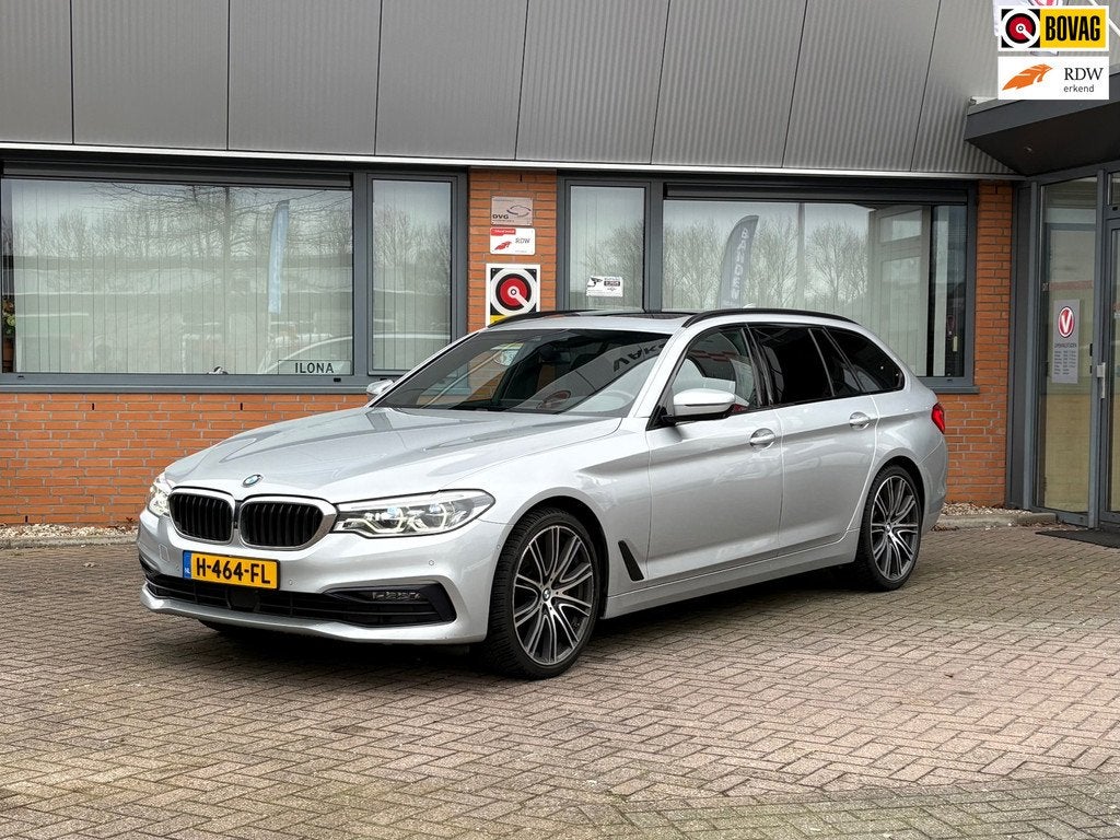 BMW 5-serie Touring 530d xDrive High Executive, Auto's, BMW, Automaat, Gebruikt, Euro 6, 2000 kg