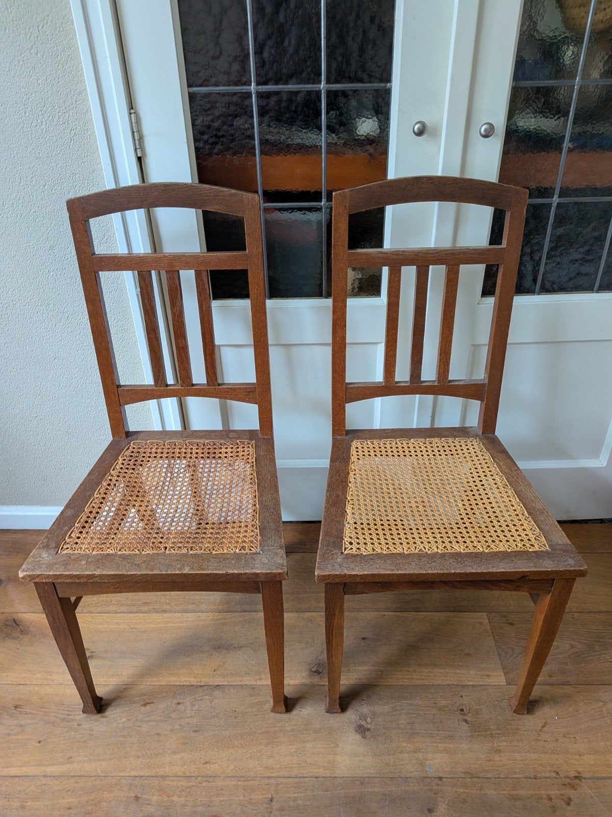 2 antieke eikenhouten eetkamerstoelen zitting rotan webbing, Ophalen