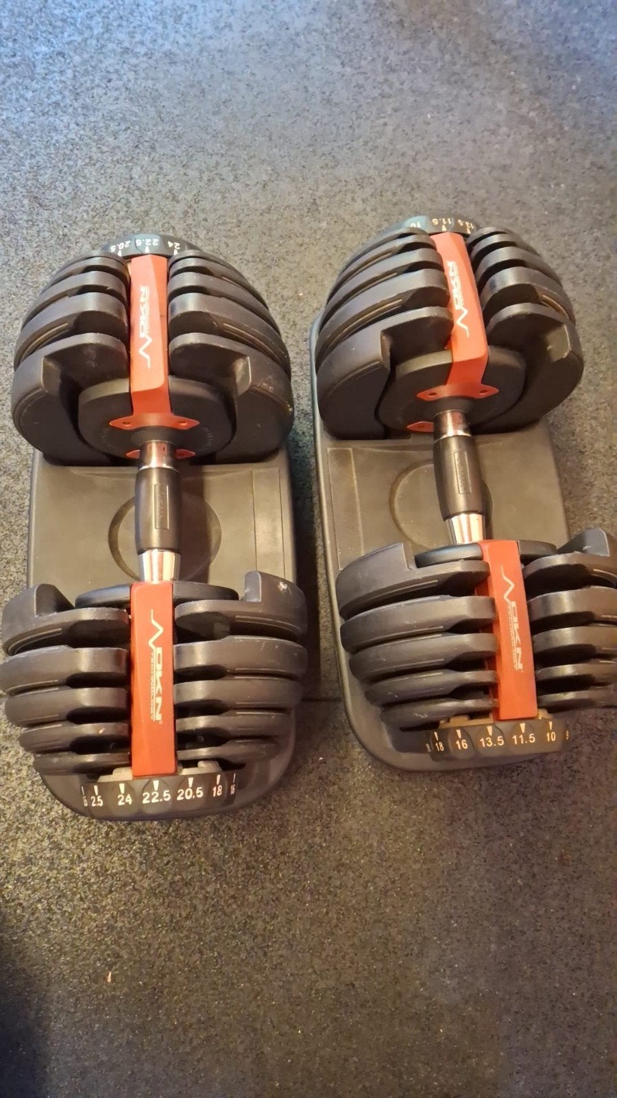 Verstelbare Dumbbells Set (2.5-24kg) - DKN Technology, Ophalen, Gebruikt, Rug, Dumbbell