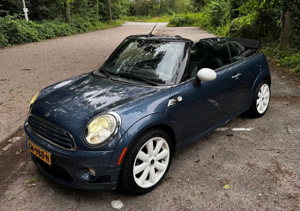 MINI Cooper Cabrio 1.6 Chili | 74.000 km | Xenon | LM velgen, 1140 kg, Achterwielaandrijving, Zwart, 4 cilinders