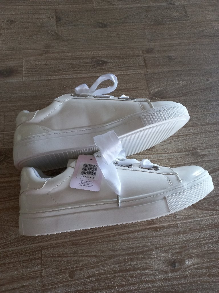 Nieuwe Fabs lak sneakers maat 41, Kleding | Dames, Schoenen, Fabs, Wit, Nieuw, Ophalen of Verzenden