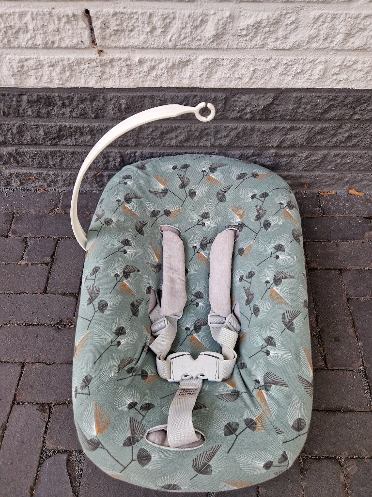 Stokke Tripp Trapp babynestje/kuipje met extra hoes, Ophalen, Zo goed als nieuw, Meegroeistoel, Gordel(s)