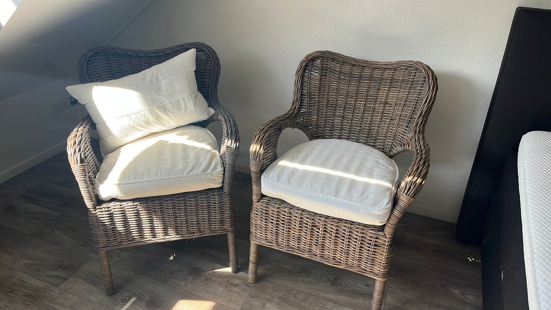 Twee rotan stoelen, Ophalen, Bruin, Twee