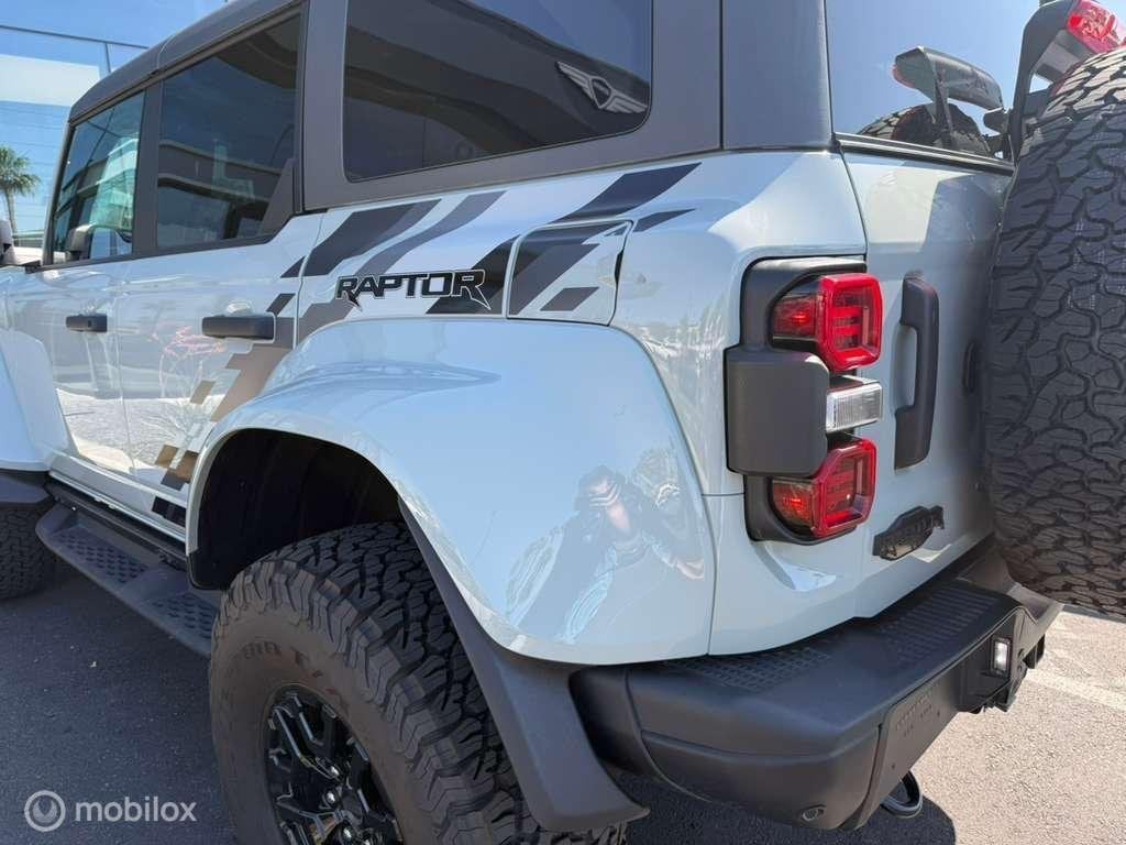Ford Bronco Raptor 2024 Nieuwstaat prijs op Grijs Kenteken, Auto's, Multifunctioneel stuurwiel, Gebruikt, Zwart, Bedrijf