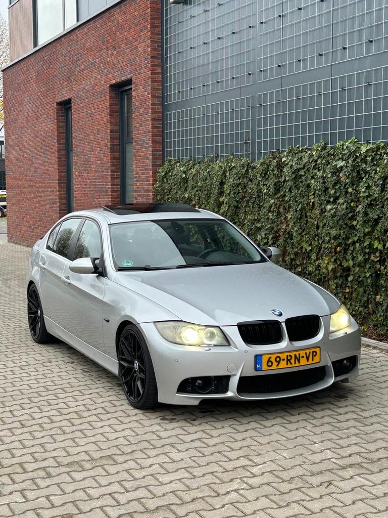 BMW 3-Serie 2.5 I 325 AUT 2005 Grijs, Automaat, 745 kg, Achterwielaandrijving, 2497 cc