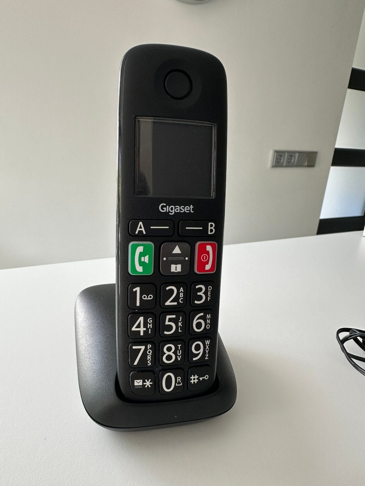 Gigaset E290 seniorentelefoon, Telecommunicatie, Vaste telefoons | Handsets en Draadloos, Ophalen of Verzenden, Zo goed als nieuw