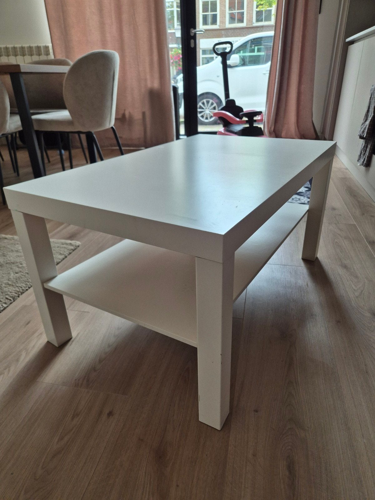 Witte salontafel met opbergplank - Zeer goede staat, Huis en Inrichting, Ophalen, 50 tot 100 cm, 50 tot 100 cm, Zo goed als nieuw
