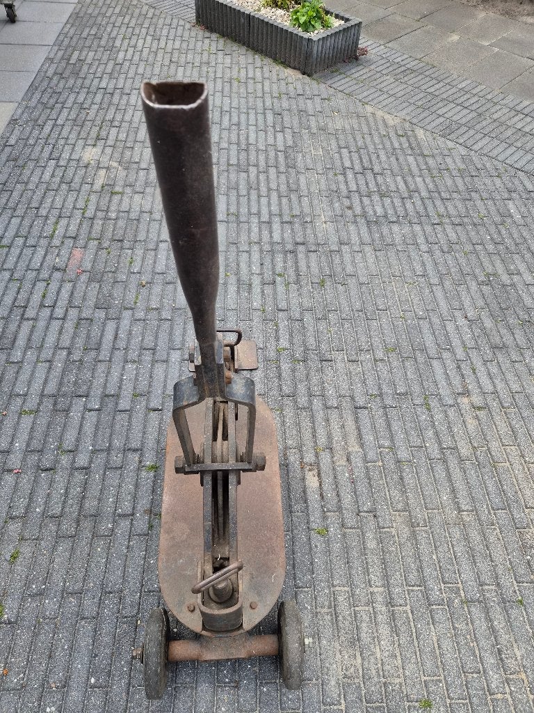 Knipmachine voor straatwerk, Ophalen, Gebruikt