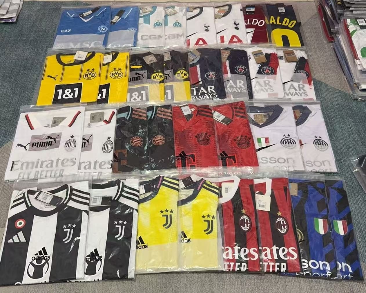 Partij voetbalshirts / Groothandel – Vanaf 5 stuks, Maat 38/40 (M), Diverse merken, Meerkleurig, Overige typen