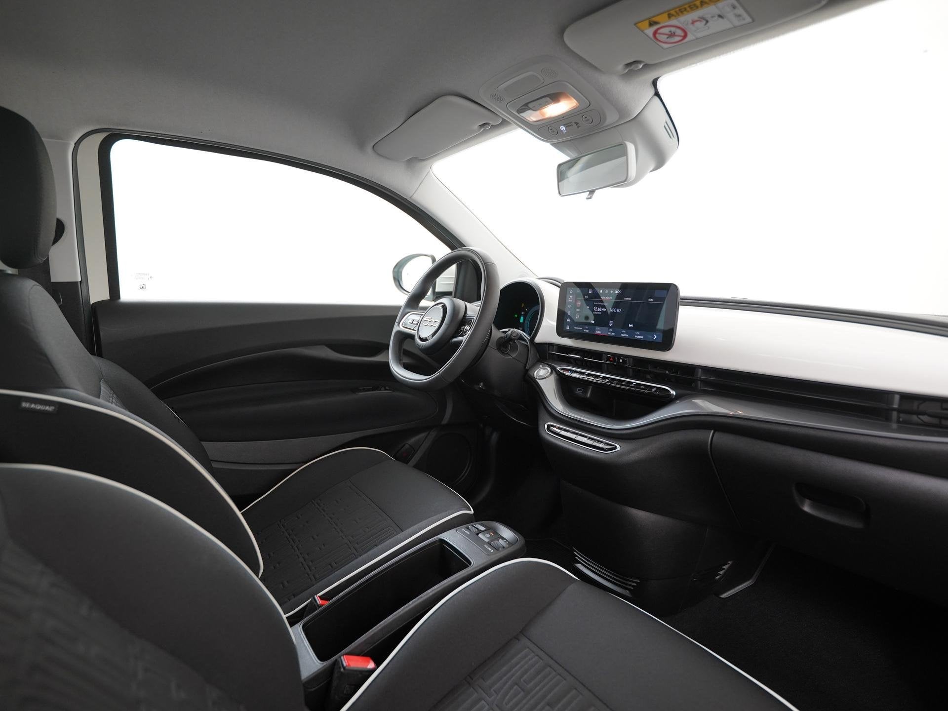 Fiat 500e Action 24 kWh | SOH 100% | Apple Carplay | Keyless, Auto's, Fiat, 12 maanden, Stof, Gebruikt, 95 pk