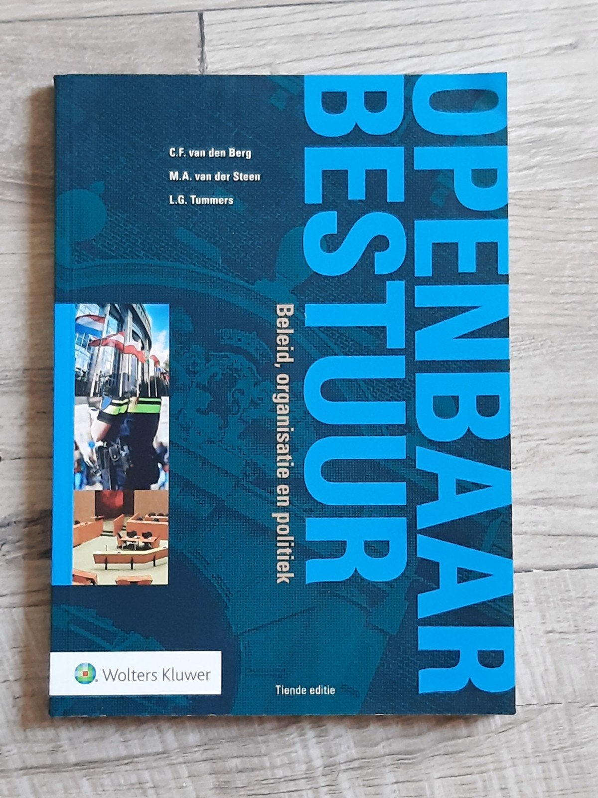 Openbaar Bestuur, beleid, organisatie en politiek, C.F. van den Berg, Sociale wetenschap, Ophalen of Verzenden, Zo goed als nieuw