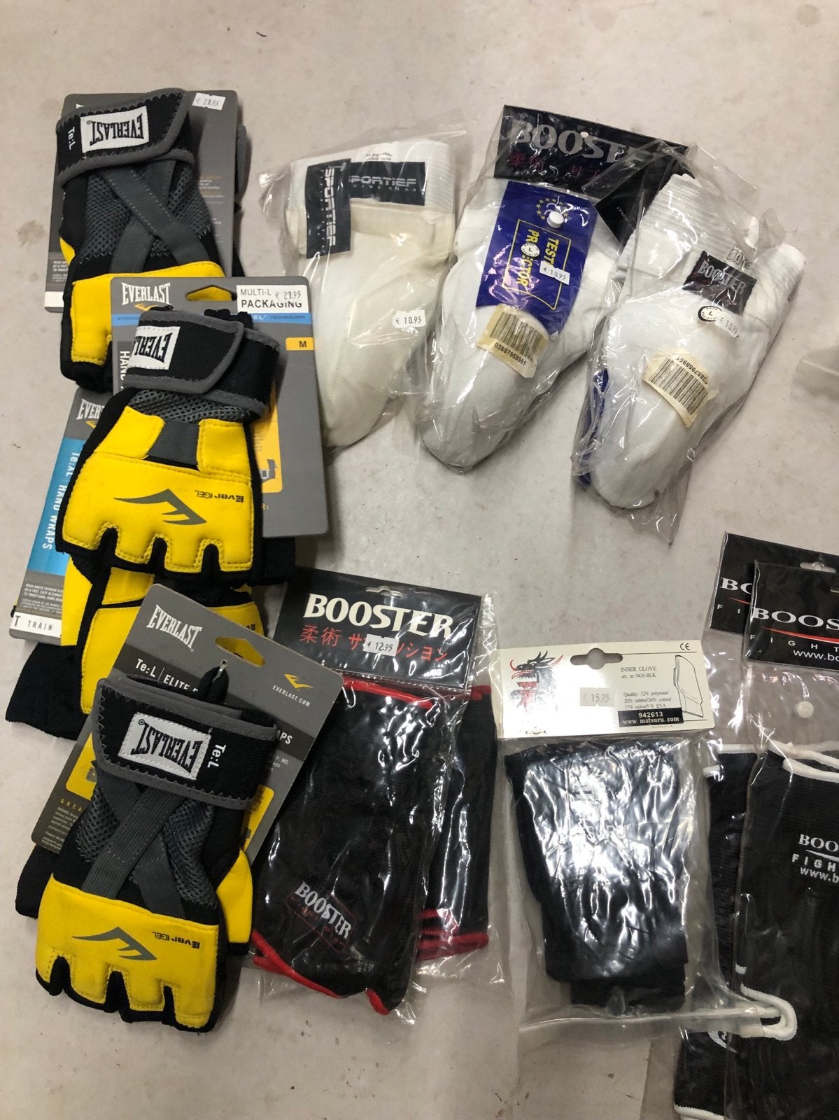 Vechtsport  handschoenen - Nieuw. Everlast, matsuru, booster, Ophalen of Verzenden, Nieuw, Overige, Vechtsportbescherming