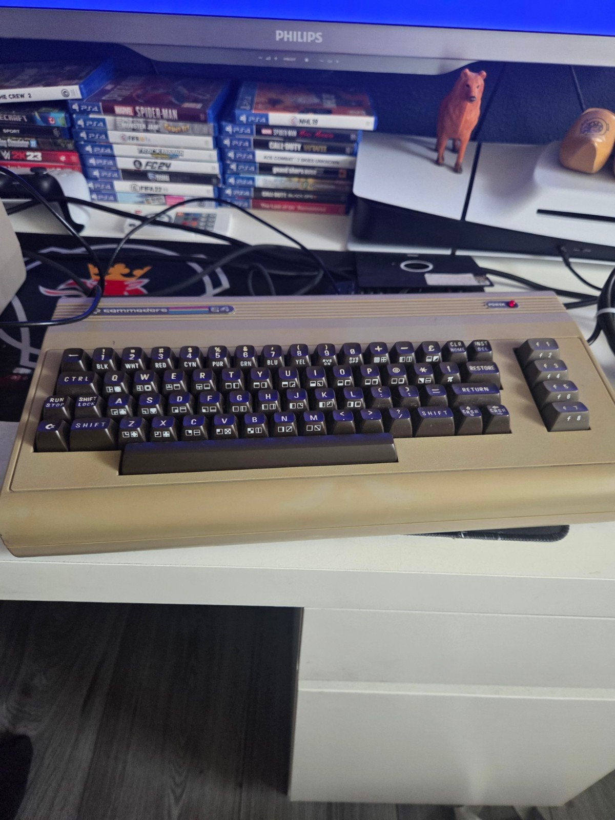 Commodore 64 met 2 diskdrives en datasette, Ophalen of Verzenden, Overige merken, Gebruikt