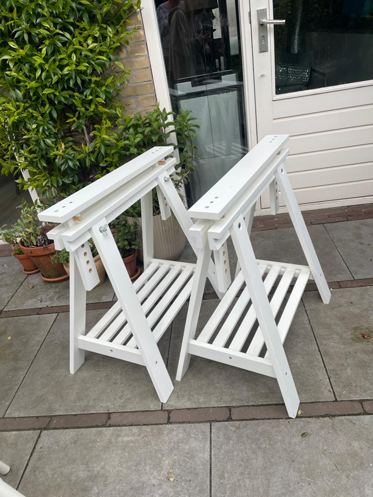 Set van 2 witte schragen met opbergplank, Ophalen, Gebruikt