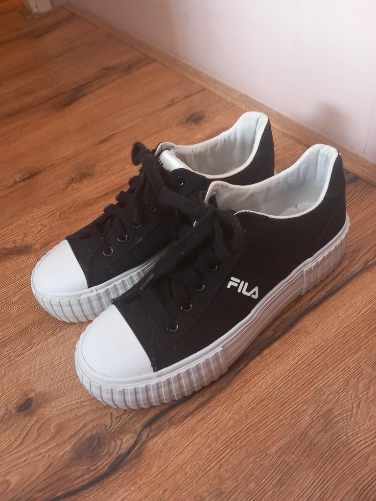 Fila sneakers  zwart mt 39 als nieuw, Ophalen, Zo goed als nieuw, Wit, Sneakers of Gympen